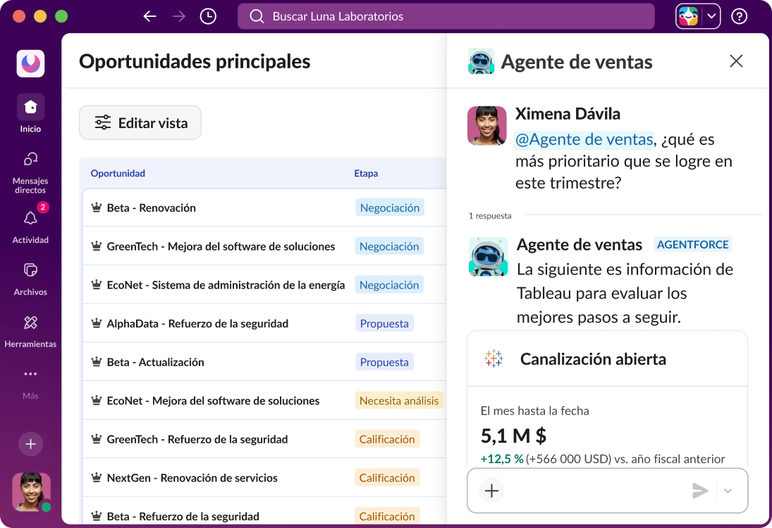 Una lista en Slack muestra oportunidades de ventas y una conversación con un agente de Agentforce.