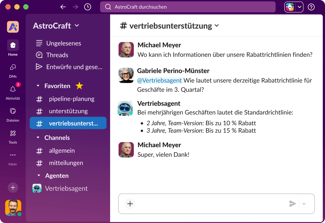 Die Slack-UI zeigt einen Unterhaltungs-Thread zwischen einem Team und einem Agentforce-Agenten.