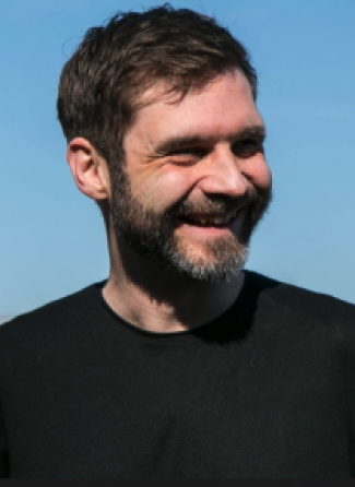 Headshot of Dennis Winter