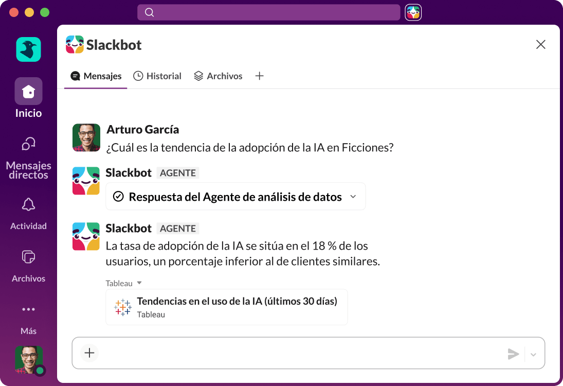 La interfaz de usuario de Slack muestra una respuesta de la IA para una consulta de búsqueda.