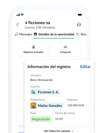 Una página de los detalles de una oportunidad con la información sobre la cuenta y del registro, así como con la función Compartir.